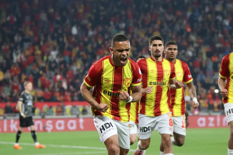 Göztepe’de 15 milyon euroluk ayrılık! Juan Silva CSKA Moskova’ya gidiyor: Sarı-kırmızılılara rekor transfer geliri - 2