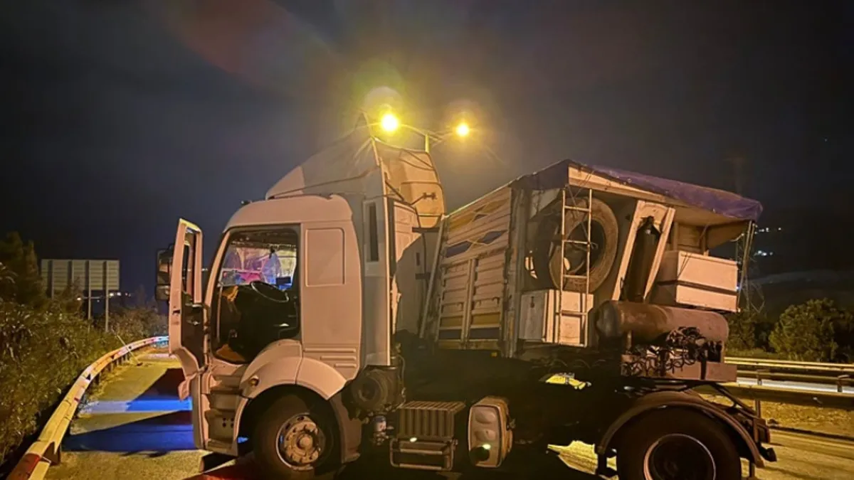 Hatay'da 3 TIR zincirleme kazaya karıştı: 1 yaralı