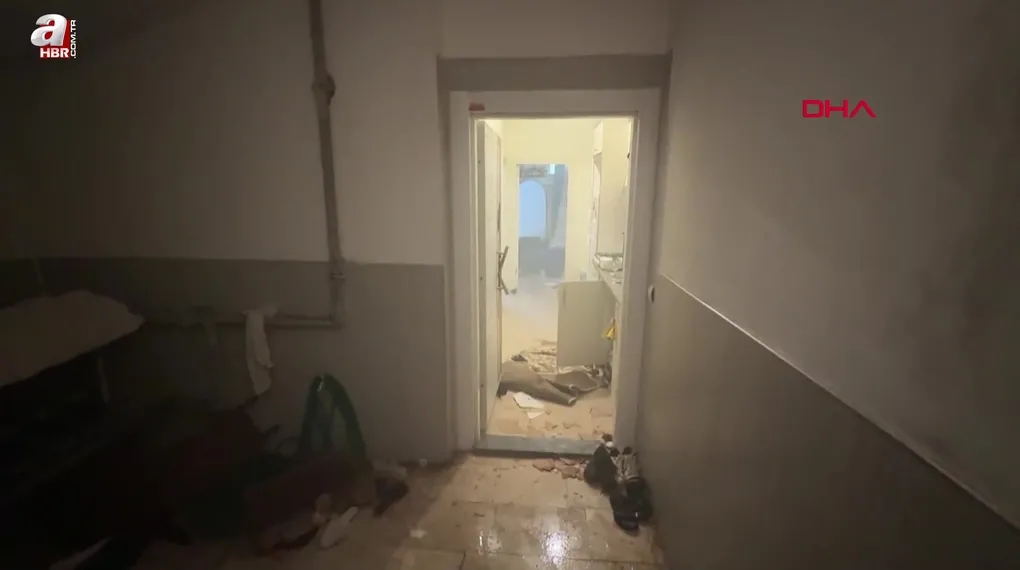 Ateşe verdiği eve kendisini kilitledi