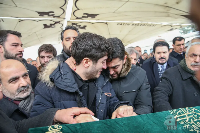 Türk Halk Müziği’nin acı kaybı! Burhan Çaçan’a acı veda! Eşi ayakta duramadı 8