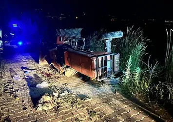 Manisa'da traktör devrildi: 1 ölü 1 yaralı