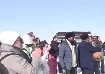 Donan Çıldır Gölü'nde tatil yoğunluğu