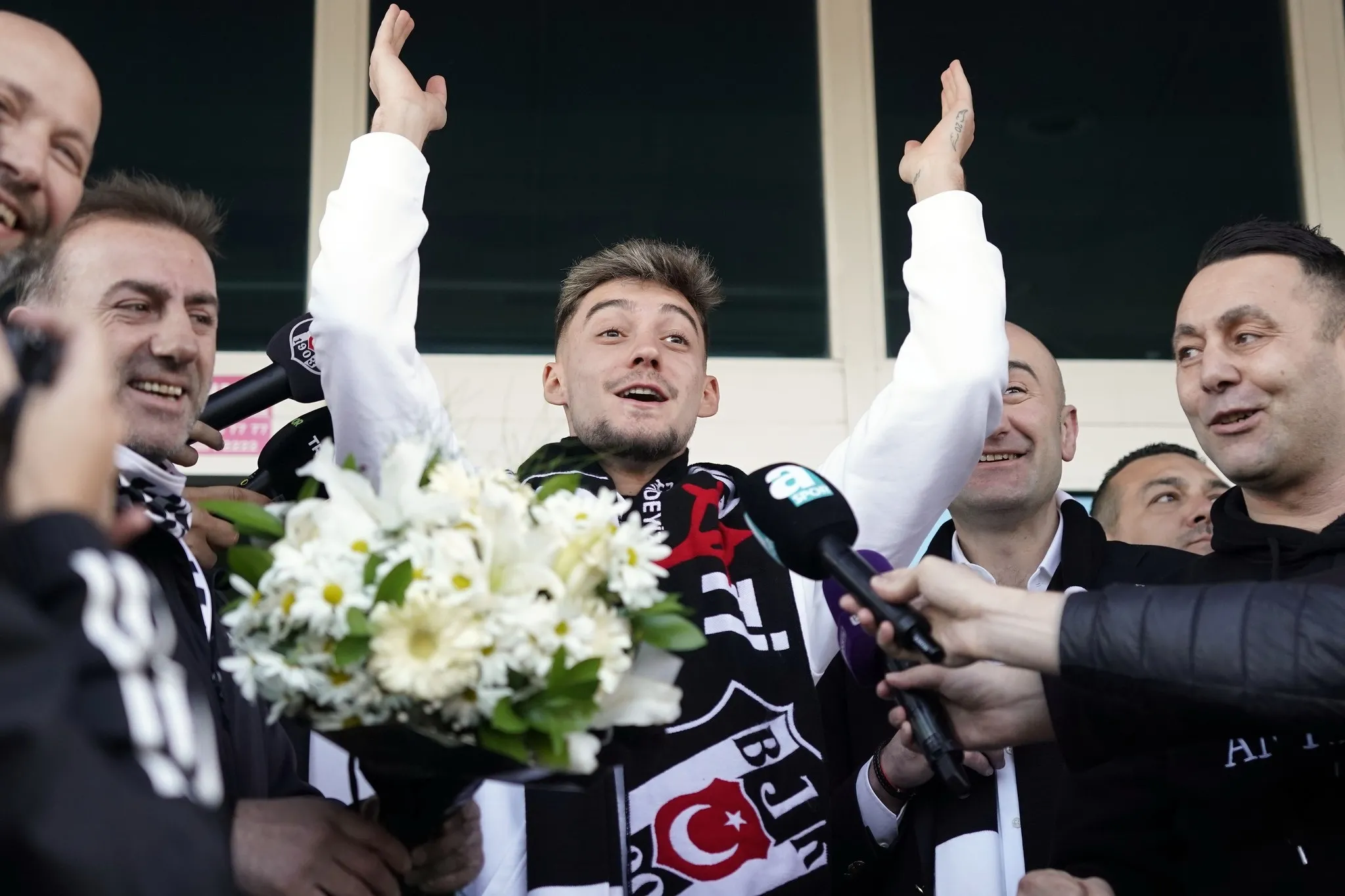 Polonya Cumhurbaşkanı Andrzej Duda'dan Beşiktaş'a büyük jest! Muçi transferinin perde arkası! 5 milyon euroluk asist
