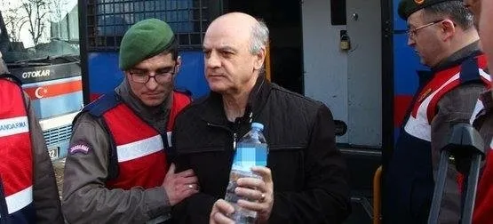 "Darbeci yarbay" askeri personele mühimmat dağıttırmış - 1