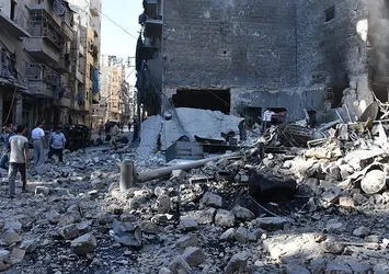 Halep'te yerleşim yerine bombalı saldırı