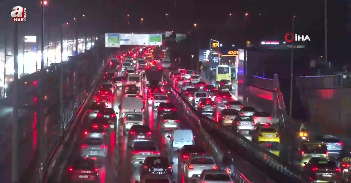 İstanbul’da sağanak yağış etkili oluyor