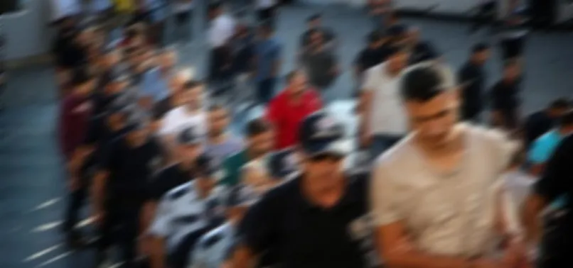 FETÖ'nün 'mahrem imam'larna 17 ilde operasyon