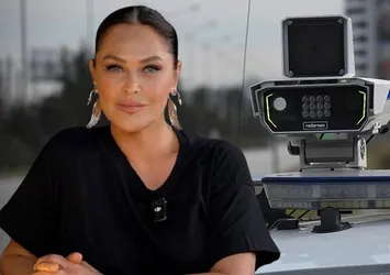 Hülya Avşar'dan Bakan Ali Yerlikaya'ya teşekkür!