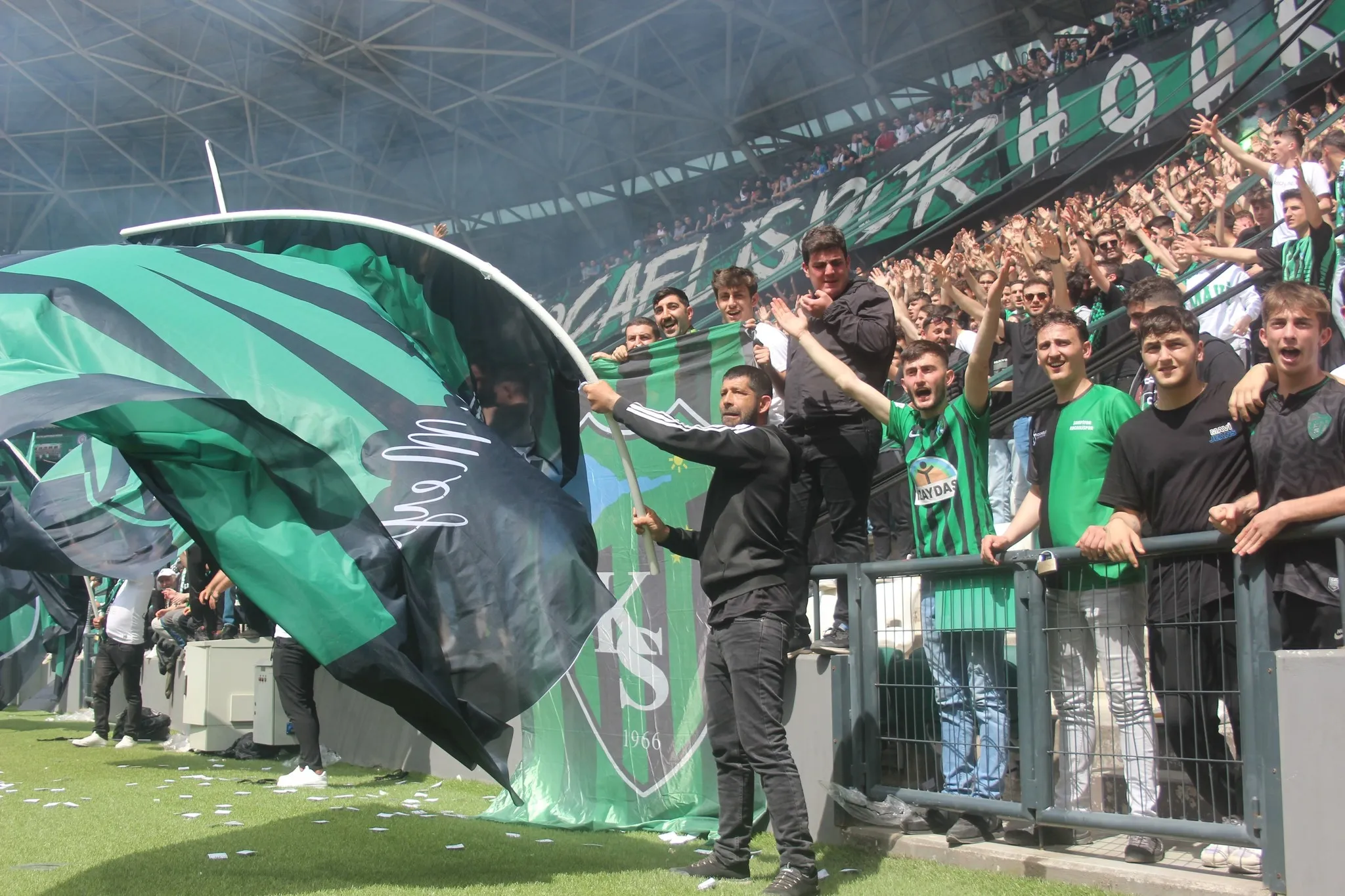 Kocaelispor, TFF 1. Lig'e yükseldi! Bir zafer de Çorum FK yaşadı...