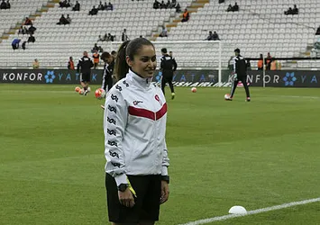 FIFA'dan Türk kadın hakemler Neslihan Muratdağı ve Cansu Tiryaki'ye önemli görev