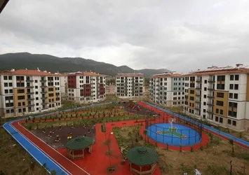 Deprem bölgesinde hummalı çalışma! Anahtar teslimler hızlanacak