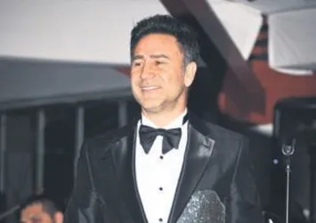 İzzet Yıldızhan'dan 10 Kasım'a özel ceket