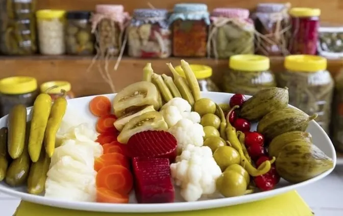 usta-tursucularin-sirri-kavanoza-1-tane-ekleyin-asla-bozulmayacak-1712305240853.jpg Usta turşucuların sırrı! Kavanoza 1 tane ekleyin, asla bozulmayacak... - 1