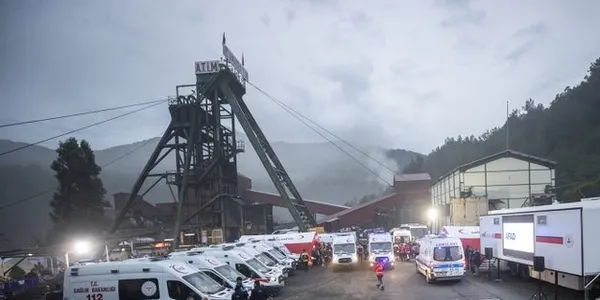 bartindaki-maden-faciasina-iliskin-saglik-bakani-fahrettin-koca-son-durumu-paylasti-5-madenci-taburcu-edildi-1666192307578.jpg Bartın'daki maden faciasına ilişkin Sağlık Bakanı Fahrettin Koca son durumu paylaştı! 5 madenci taburcu edildi - 6