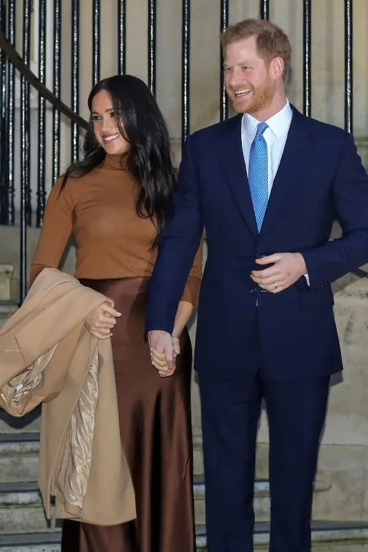 Kraliyet Ailesi’nden ayrılan Prens Harry ve Meghan Markle servet kazanacak