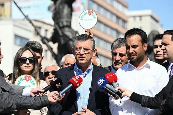 CHP’li Özgür Özel’den Bay Kemal’e eleştiri: Samimi bir özür bile dilemedik 28 Mayıs akşamı kolumu kaldıramadım