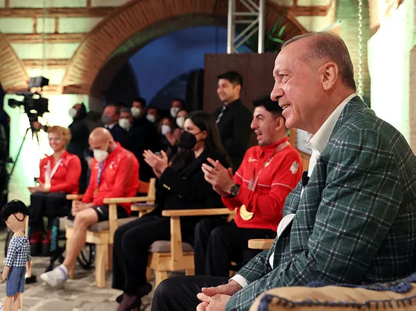 son-dakika-baskan-erdogan-izmirde-engelleri-birlikte-astik-programinda-1638123276490.jpg