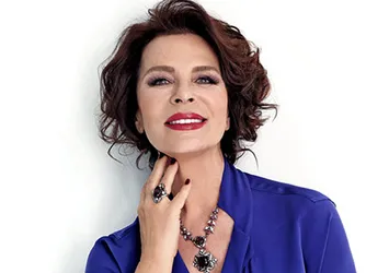 Usta oyuncu Hülya Koçyiğit'ten üzen haber!