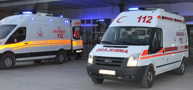 Sivas'ta askeri araç devrildi! Yaralılar var