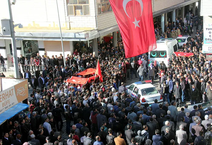 Hakkari'de şehit olan er Ersin Özyurt son yolculuğuna uğurlandı - 2