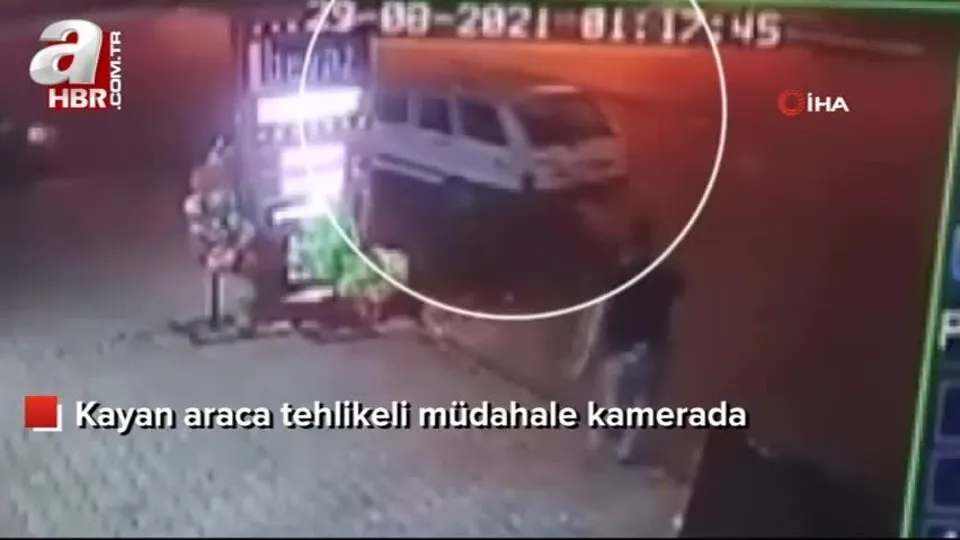 El freni çekilmeyi unutulan araç az daha kazaya yol açıyordu