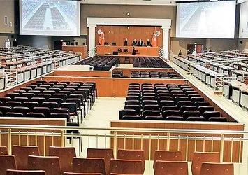 Hem darbeci hain hem pişkin yalancı