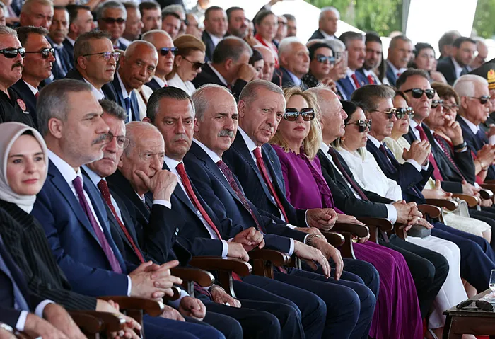 MHP lideri Devlet Bahçeli'den CHP ve Özgür Özel'e sert sözler: Bölücü ağızla konuşanların normalleşme çağrıları baldıran zehridir - 7