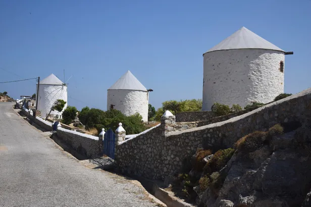 leros-adasi-nerede-nasil-gidilir-kapida-vize-ile-leros-adasinin-gezilecek-yerleri-neler-iste-ozellikleri-konak-1701958258847.jpg