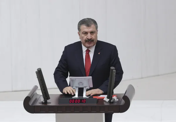 Son dakika: Sağlık Bakanı Koca’dan asistan hekimlerin nöbet sayılarıyla ilgili açıklama