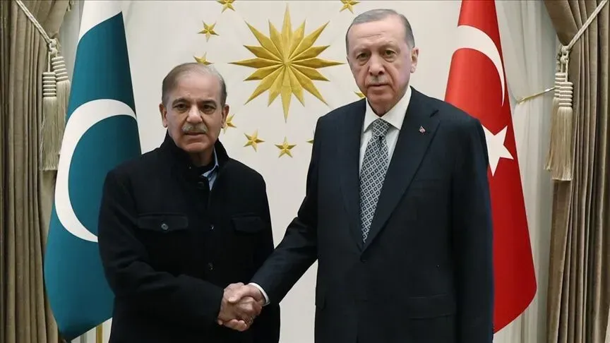 baskan-erdoganin-davetine-icabet-pakistan-basbakani-sahbaz-serif-turkiyede-1783109491871.png Başkan Erdoğan ile Şahbaz Şerif (Foto: AA)