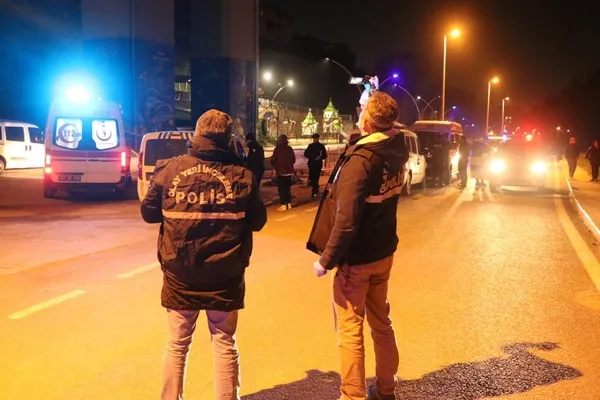 kocaelide-supheli-olay-15-yasindaki-gokce-ergen-viyaduk-altinda-olu-bulundu-1671659558703.jpg Kocaeli’de şüpheli olay: 15 yaşındaki Gökçe Ergen viyadük altında ölü bulundu - 4