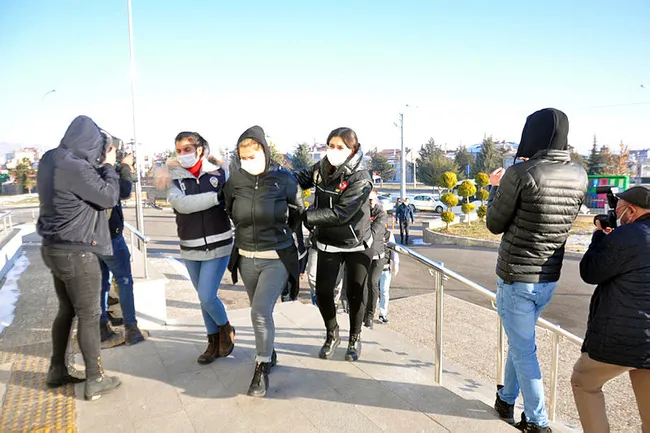Karaman’da 'Ana' lakaplı suç örgütü lideri ayrılmak isteyenlere boş evde işkence yaptırmış - 3