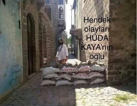 hdp-milletvekili-huda-kayanin-oglu-muhammet-mucahid-saatcioglu-uyusturucu-madde-ile-yakalandi-flas-ibb-detayi-1646420684052.jpeg HDP Milletvekili Hüda Kaya'nın oğlu Muhammet Mücahid Saatçioğlu uyuşturucu madde ile yakalandı! Flaş İBB detayı... - 4