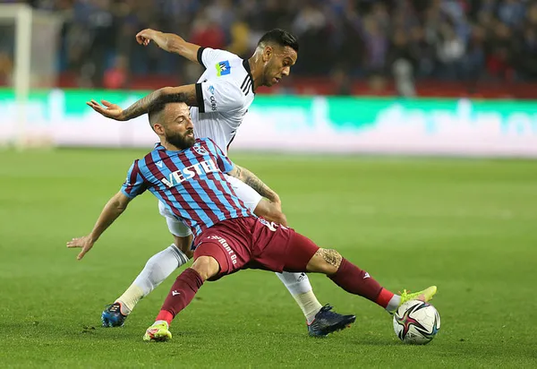 Kırmızı kart ve bir penaltının olduğu Trabzonspor-Beşiktaş derbisinde puanlar paylaşıldı! MAÇ SONUCU: Trabzonspor 1-1 Beşiktaş - 8