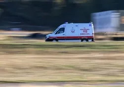 Tır şoförü tırın altında ölü bulundu