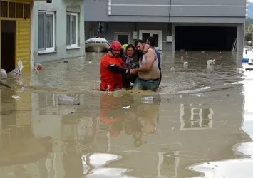 Zonguldak'taki selden AFAD ekiplerinin kurtardığı Kezban Tahtabaş o anları anlattı! Devlet yanımızda Allah razı olsun