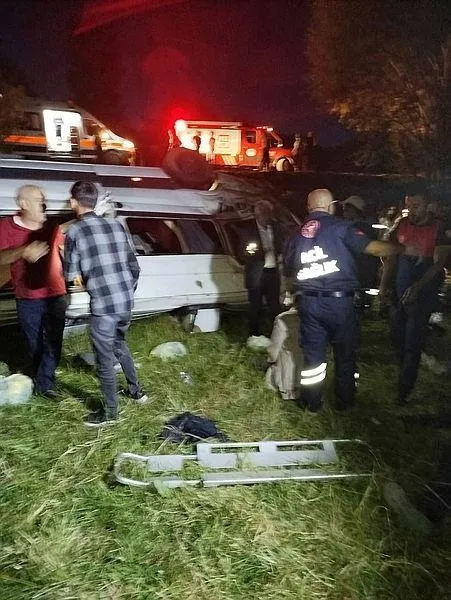 bingolde-feci-kaza-yolcu-minibusu-devrildi-cok-sayida-yarali-var-1727284793615.jpeg Bingöl'de feci kaza! Yolcu minibüsü devrildi | Yaralılar var - 1