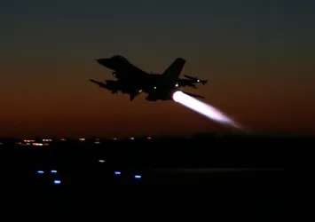 ABD jetleri YPG'yi vurdu