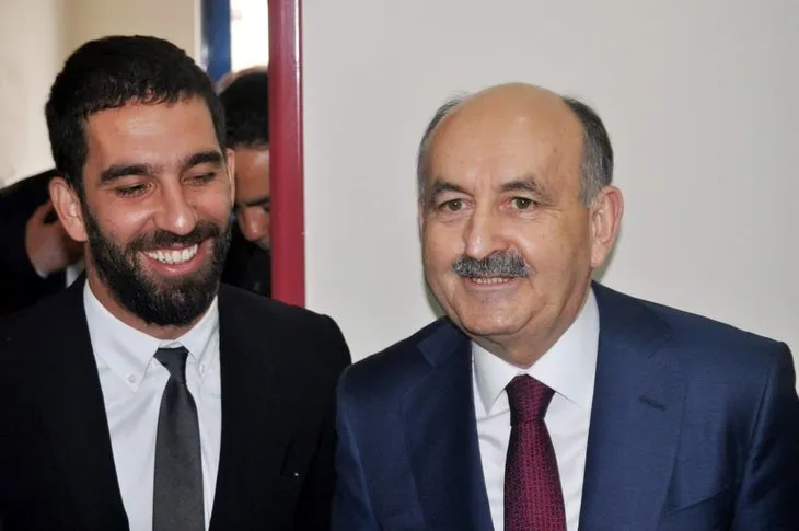 Arda Turan ile Bakan Müezzinoğlu protokol imzaladı