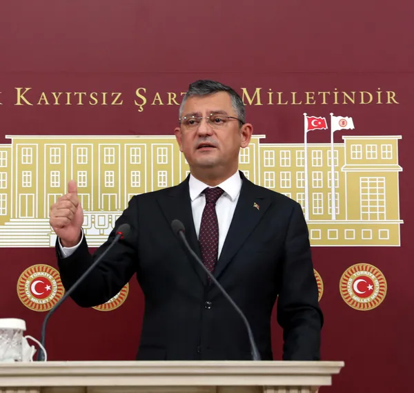 hdp-ile-chpnin-olaganustu-toplanti-kavgasinda-yeni-perde-tutumunuzu-degistirin-1658935727026.jpg HDP ile CHP'nin 'olağanüstü toplantı' kavgasında yeni perde: Tutumunuzu değiştirin - 2