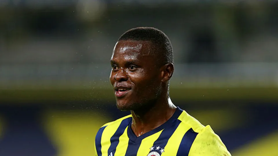 Dünya şokta! Madagaskar ordusu Milli Takım'ın kaldığı oteli bastı! Fenerbahçe'nin eski golcüsü de rehineler arasında