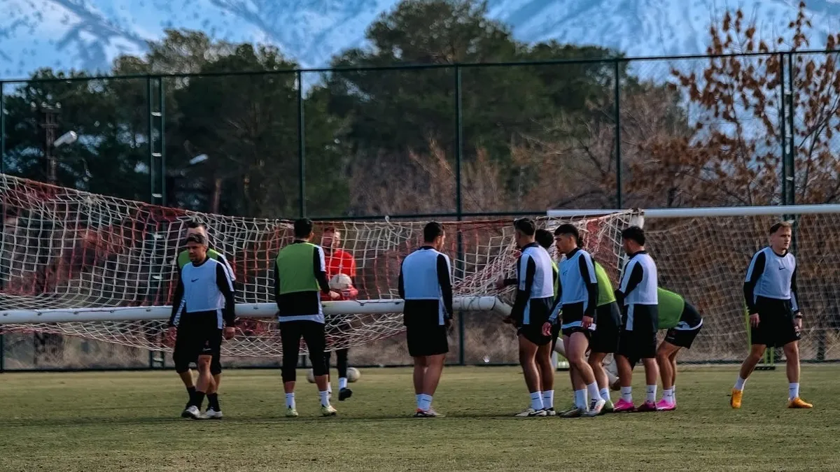 24Erzincanspor, Isparta 32 Spor Maçı İçin Hazır: 2. Lig Beyaz Grup Mücadelesi