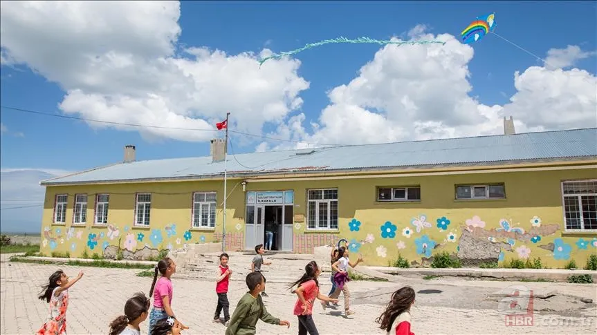 Karne tebrik mesajları 2023 | Okul öncesi, ilkokul, ortaokul, lise öğrencilerine anlamlı, komik, motivasyon kutlama sözleri! 16