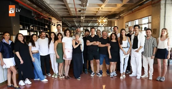 ask-ve-gozyasi-dizisi-eylulde-atvde-meyra-ve-selimin-firtinali-ask-hikayesi-basliyor-1755287191116.jpg (fotoğraf - ekran görüntüsü - instagram)