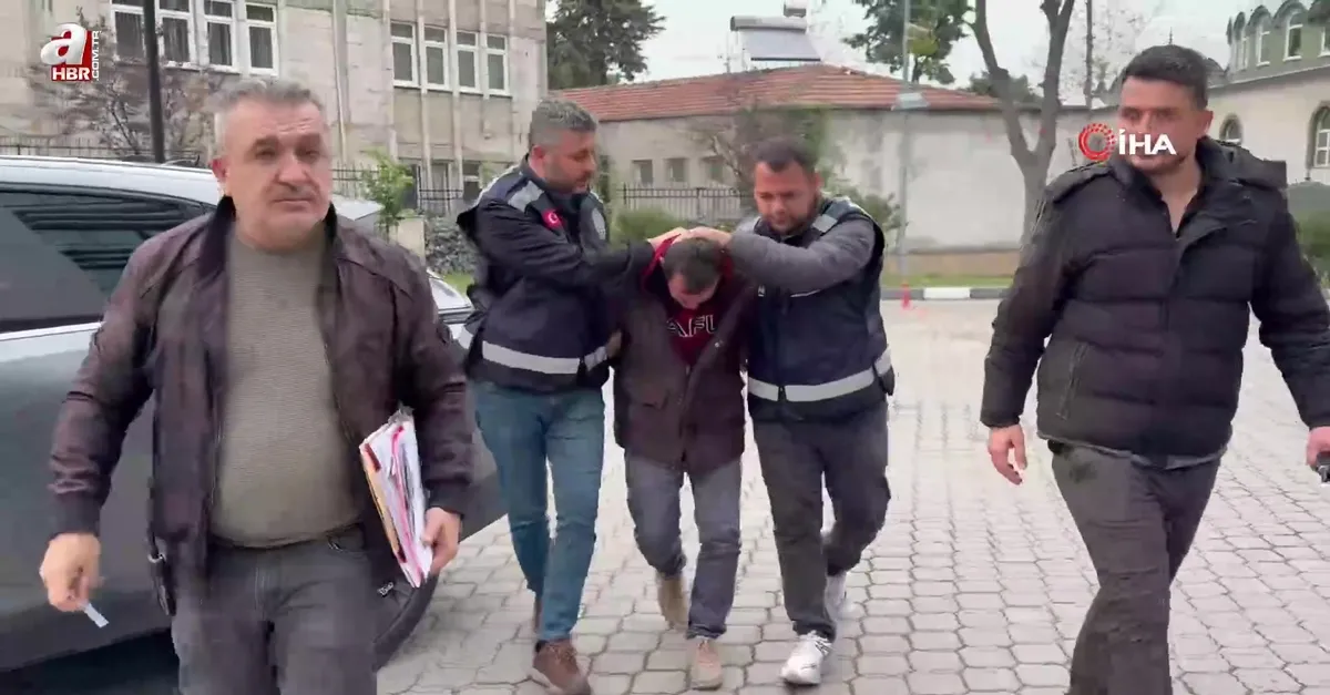 Üvey oğlunu bıçaklayarak öldürdü