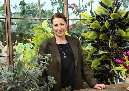 Bir Zamanlar Çukurova'nın yıldızı Vahide Perçin yaşını açıkladı duyanlar şaştı kaldı! (İşte ünlülerin yaşları)