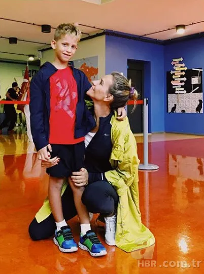 Esra Erol karne heyecanına ortak oldu! Çocuklarını yalnız bırakmadılar (Ünlü isimlerin karne paylaşımları) 2