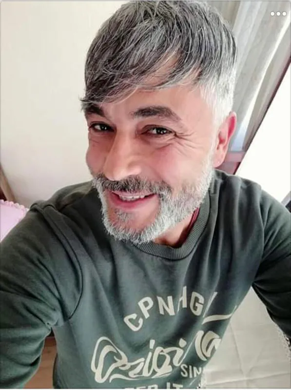 suat-sirimin-supheli-olumu-intihar-mi-cinayet-mi-25-bicak-yarasi-tespit-edildi-1642068152345.jpg Suat Sırım’ın şüpheli ölümü: İntihar mı cinayet mi? 25 bıçak yarası tespit edildi - 2