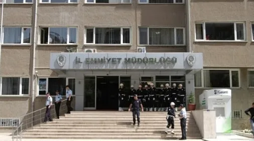 Utanacak mısın Gergerlioğlu? Çıplak arama iddialarını yalanlayan görüntüler