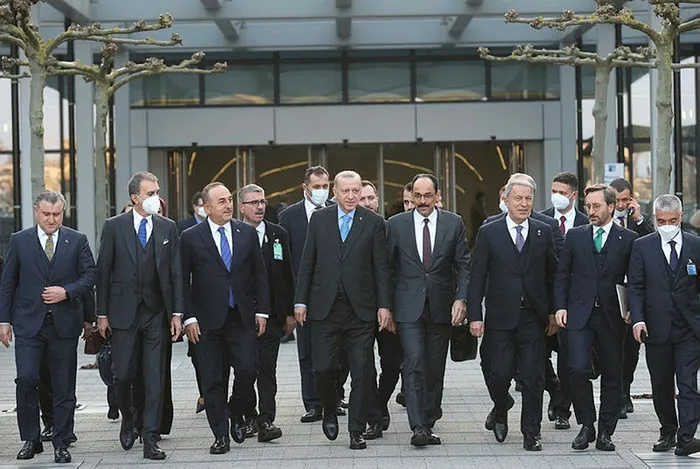son-dakika-baskan-erdogan-nato-zirvesi-icin-bulundugu-belcikadan-ayrildi-1648146129126.jpg Başkan Erdoğan Belçika'dan Türkiye'ye döndü - 1